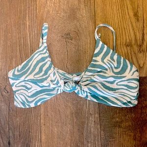 Midori Bikinis Mirage Jesse top. Knotted. Medium. Green white animal print.